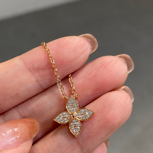 STAR DIAMOND NECKALCE