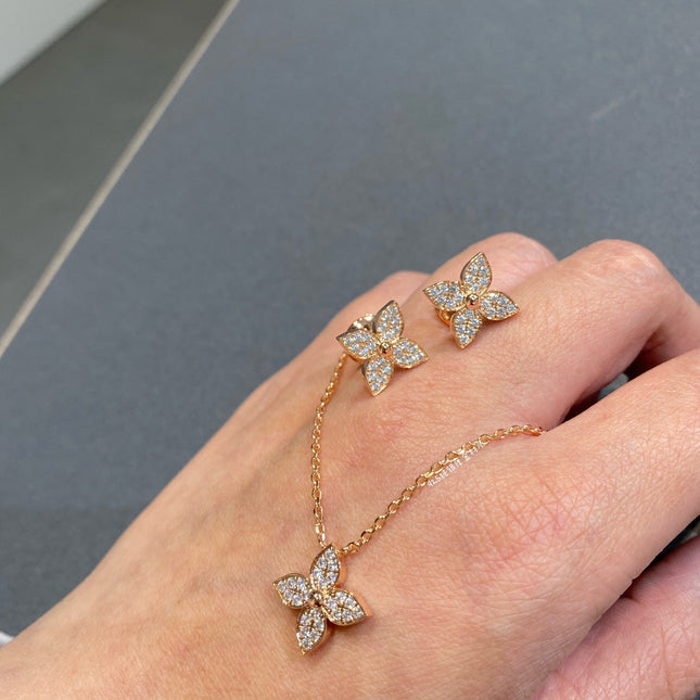 STAR DIAMOND NECKALCE