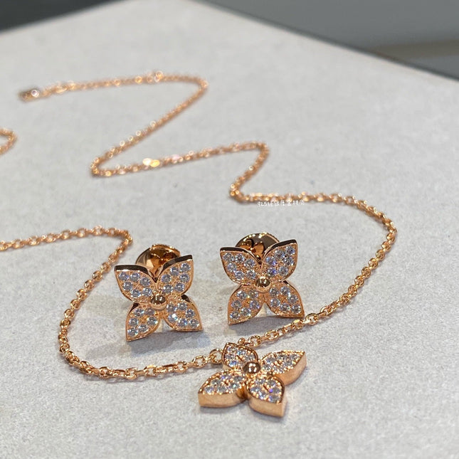 STAR DIAMOND NECKALCE