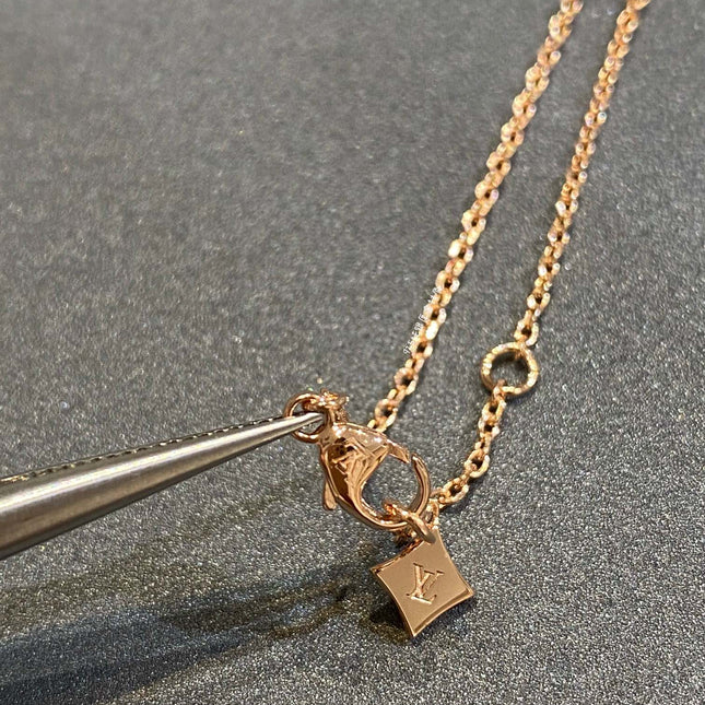 STAR DIAMOND NECKALCE