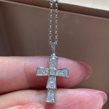 CROCE PEDANT DIAMOND NECKLACE