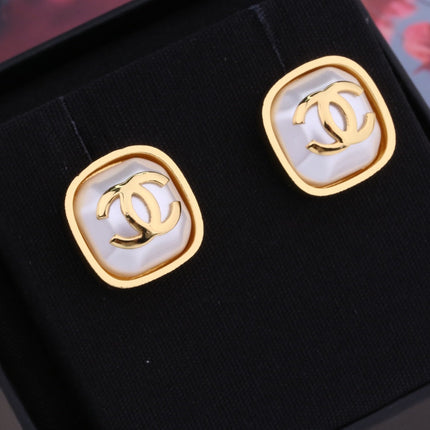 DOUBLE C GOLD MOP STUD EARRINGS