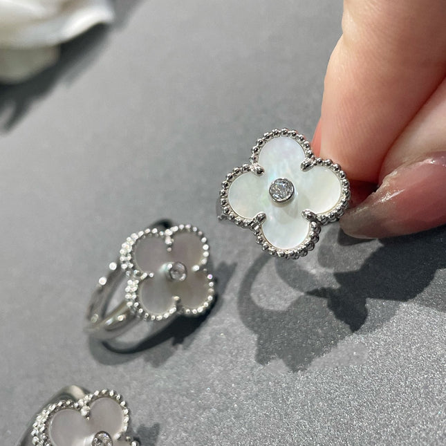 CLOVER SILVER MOP DIAMOND RING