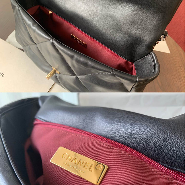 19 FLAP BAG 30 BLACK GOATSKIN GOLD HARDWARE