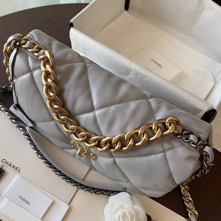 19 FLAP BAG 30 GREY GOATSKIN GOLD HARDWARE