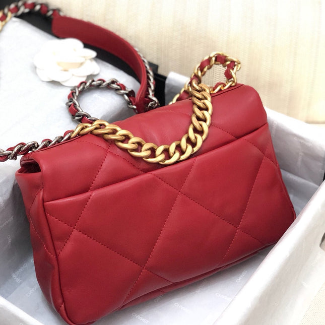 19 FLAP BAG 26 RED LAMBSKIN GOLD HARDWARE