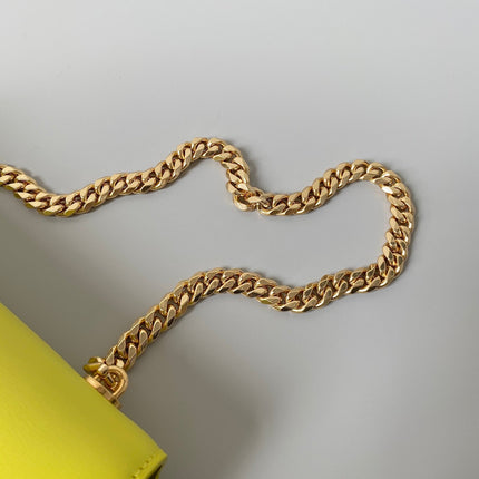 20 CHAIN EMBOSSED ARMPIT BAG CHARTREUSE YELLOW CALFSKIN