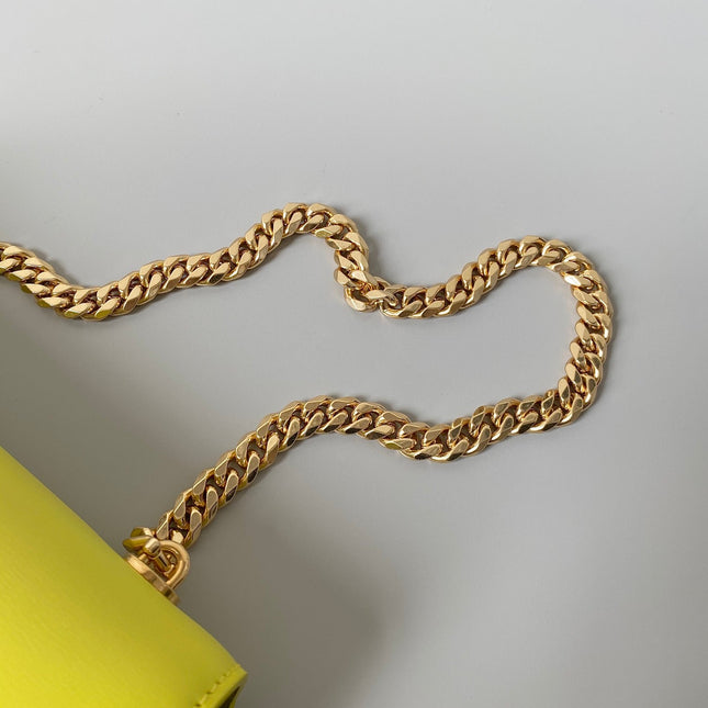 20 CHAIN EMBOSSED ARMPIT BAG CHARTREUSE YELLOW CALFSKIN