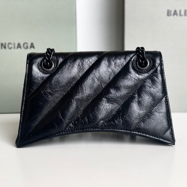 CRUSH SMALL CHAIN BAG 25 IN BLACK QUILTED CRUSHED CALFSKIN BLACK HARDWARE