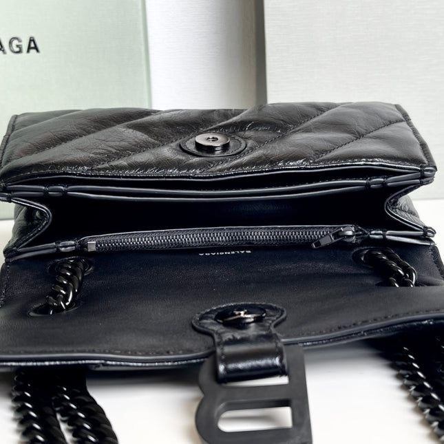 CRUSH SMALL CHAIN BAG 25 IN BLACK QUILTED CRUSHED CALFSKIN BLACK HARDWARE