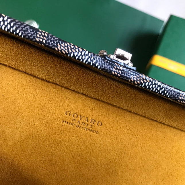 GRAND HÔTEL TRUNK BAG 24 IN BLACK GOYARDINE CANVAS AND CALFSKIN
