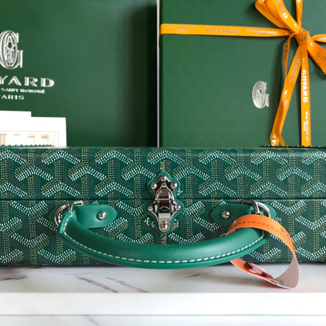 GRAND HÔTEL TRUNK BAG 24 IN GREEN GOYARDINE CANVAS AND CALFSKIN