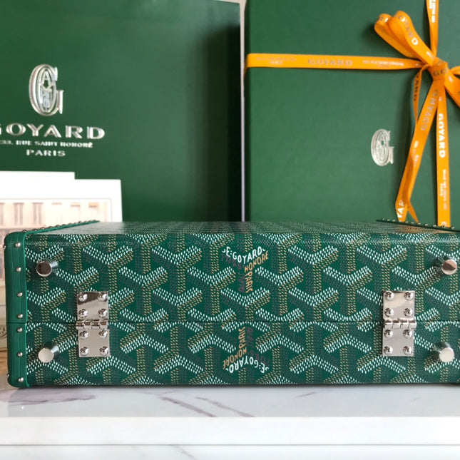 GRAND HÔTEL TRUNK BAG 24 IN GREEN GOYARDINE CANVAS AND CALFSKIN