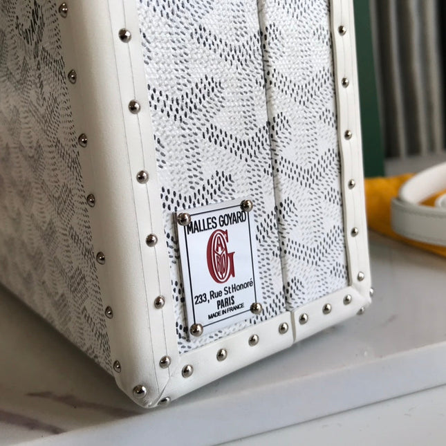 GRAND HÔTEL TRUNK BAG 24 IN WHITE GOYARDINE CANVAS AND CALFSKIN