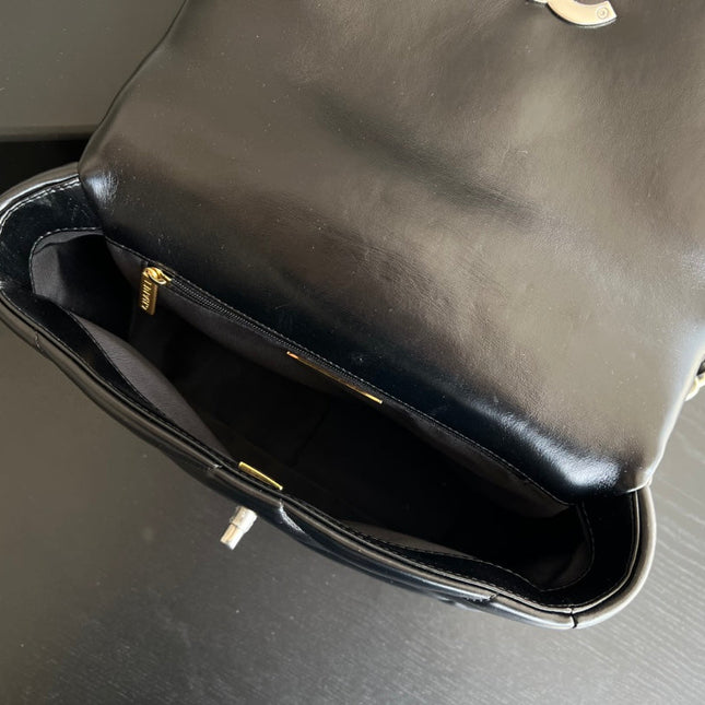 19 FLAP BAG 30 BLACK GOATSKIN RUTHENIUM HARDWARE