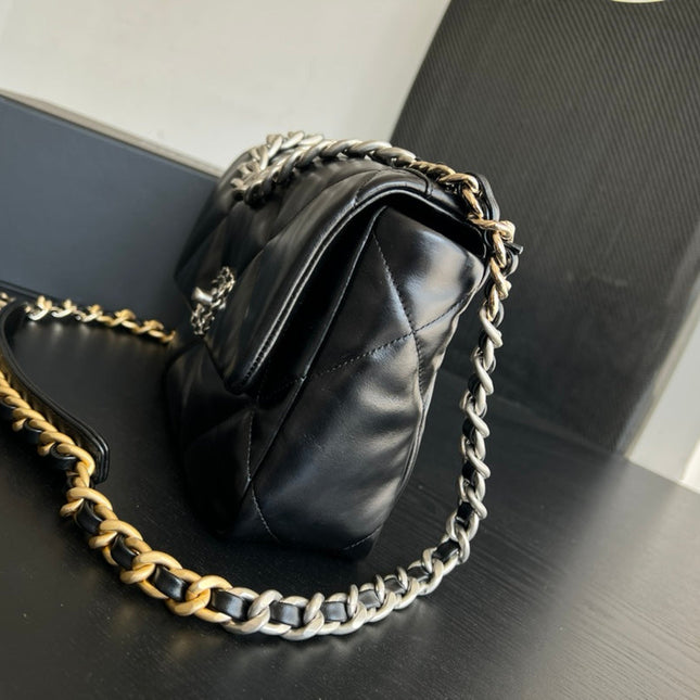 19 FLAP BAG 30 BLACK GOATSKIN RUTHENIUM HARDWARE