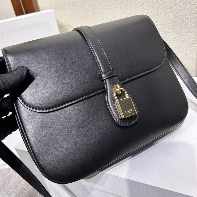 TABOU FLAP BAG 22 IN BLACK SMOOTH CALFSKIN GOLD LOCK