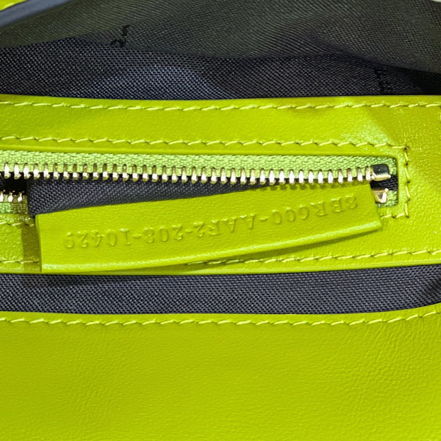 BAGUETTE WITH FF MOTIF 27 IN LIMERICK SOFT LAMBSKIN GOLD HARDWARE
