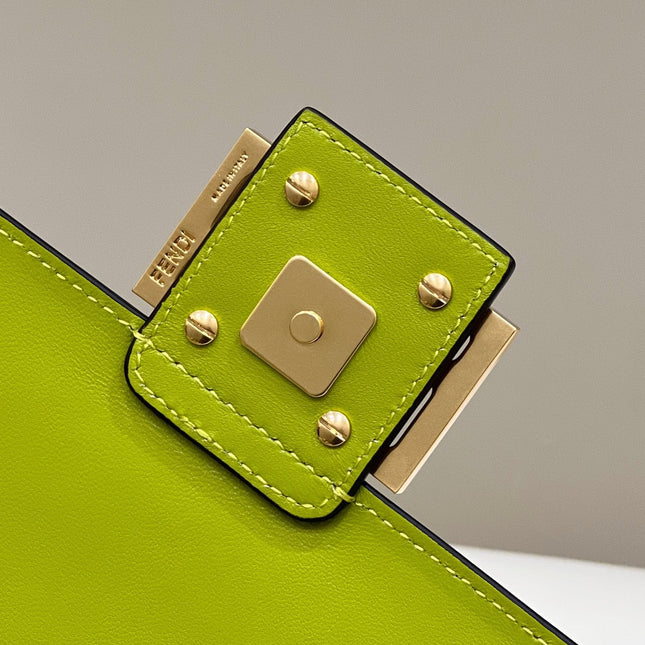 BAGUETTE WITH FF MOTIF 27 IN LIMERICK SOFT LAMBSKIN GOLD HARDWARE