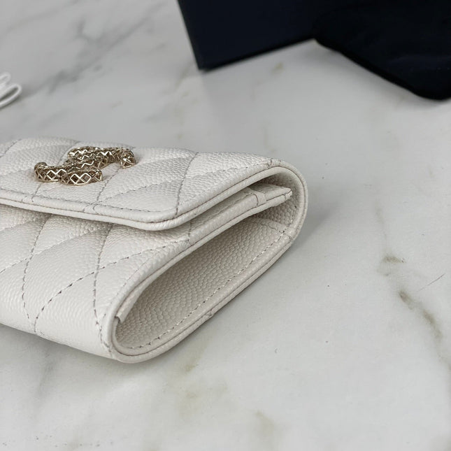 CC FLAP CARD HOLDER 11 WHITE GRAINED CALFSKIN GOLD ICON