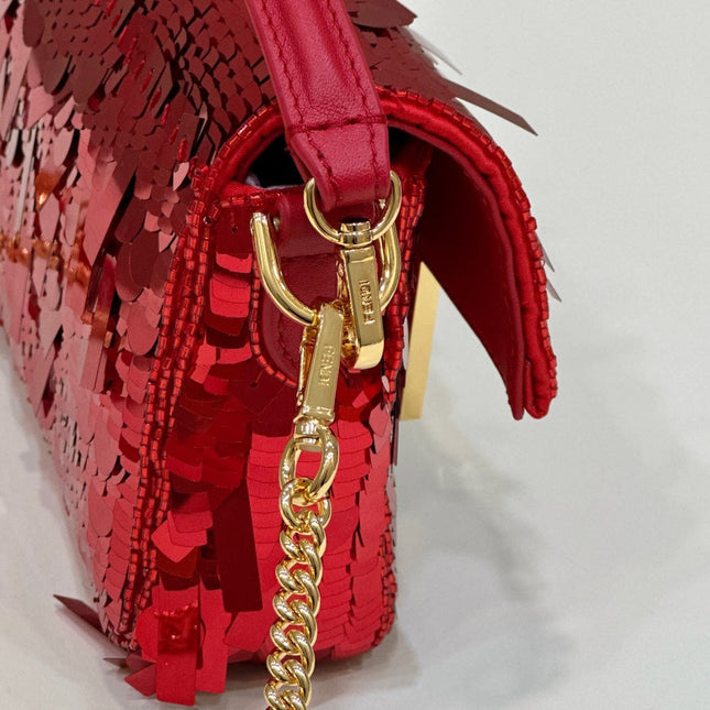 BAGUETTE MINI 19 IN RED SEQUINS GOLD HARDWARE