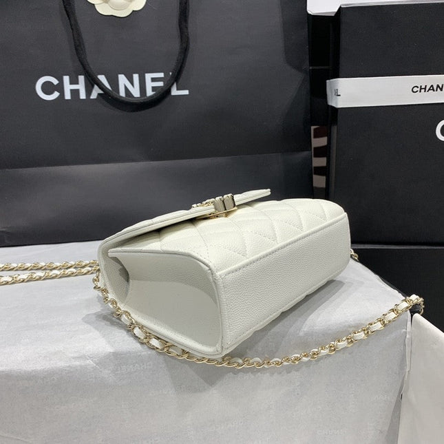 23P Flap Bag 15cm White Caviar Gold Hardware
