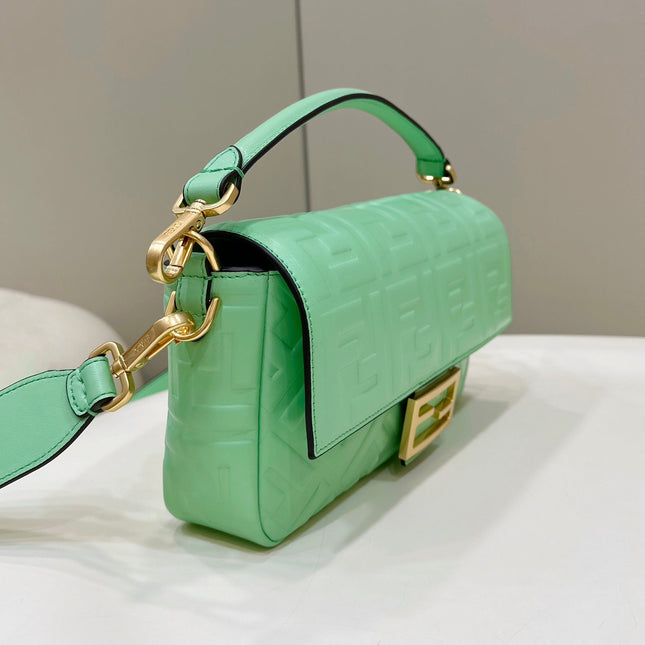 BAGUETTE WITH FF MOTIF 27 IN DE YORK GREEN SOFT LAMBSKIN GOLD HARDWARE