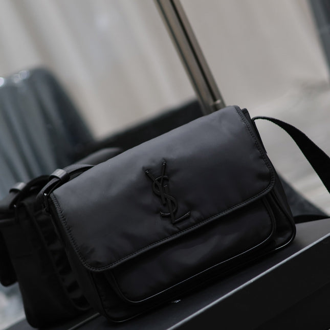 NIKI MEDIUM 28 IN BLACK NYLON