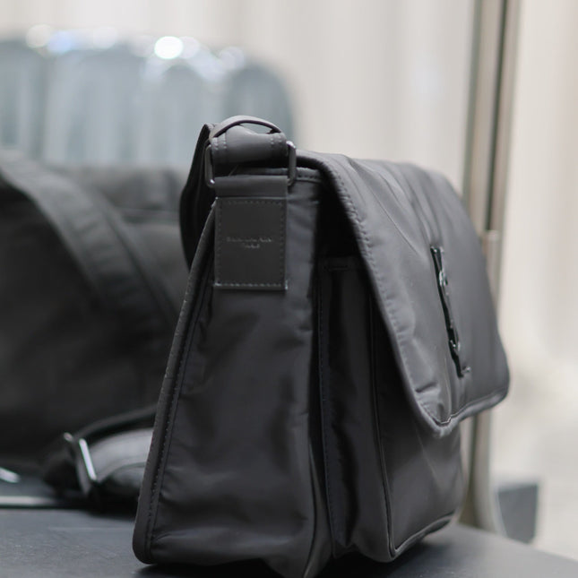 NIKI LARGE 32 IN BLACK NYLON