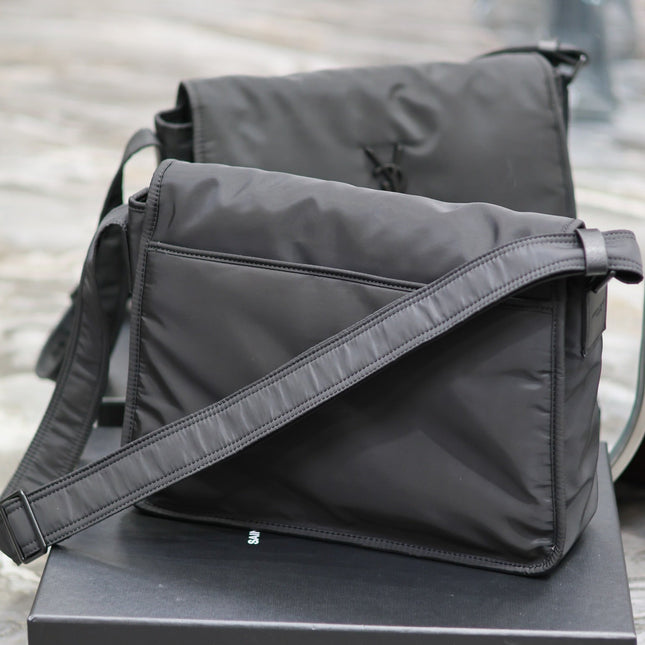 NIKI LARGE 32 IN BLACK NYLON
