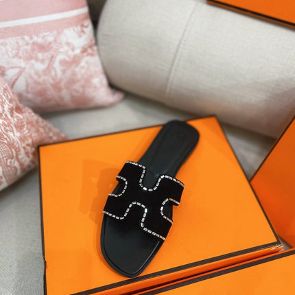 0ran Sandal Calfskin Rhinestone Black