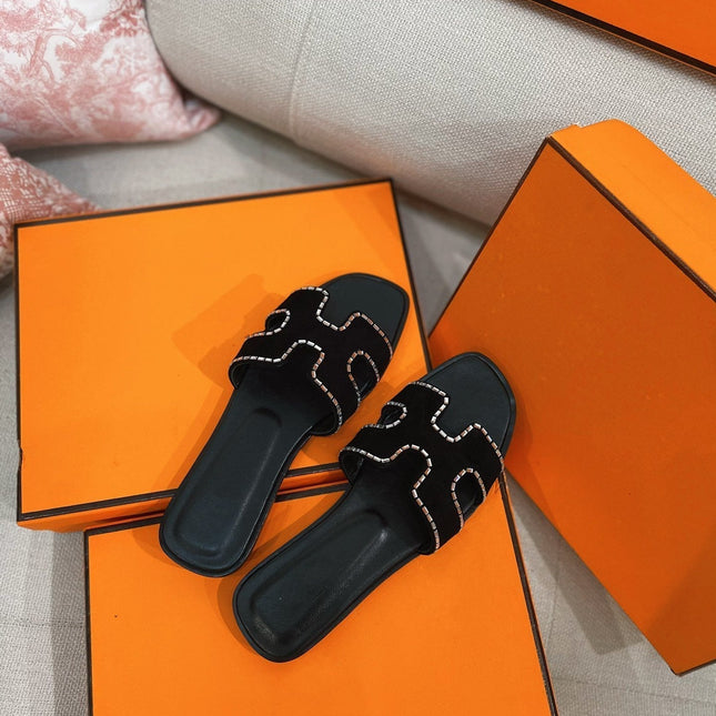 0ran Sandal Calfskin Rhinestone Black