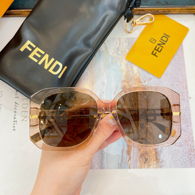 OVERSIZED FF DIAMONDS SQUARE FRAME SUNGLASSES FE40065F IN ACETATE