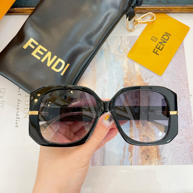 OVERSIZED FF DIAMONDS SQUARE FRAME SUNGLASSES FE40065F IN ACETATE