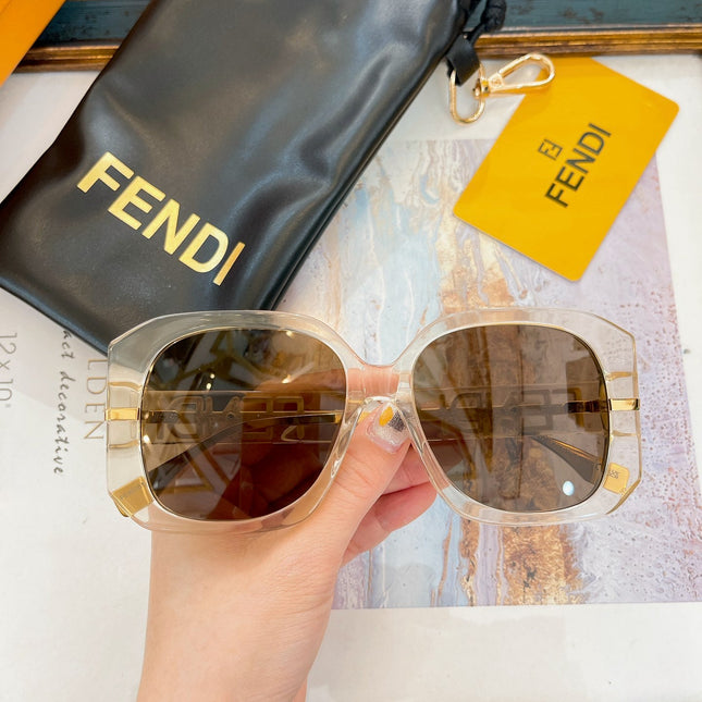OVERSIZED FF DIAMONDS SQUARE FRAME SUNGLASSES FE40065F IN ACETATE