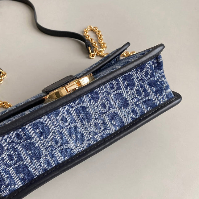 21 MONGTAIGNE EAST-WET WITH CHAIN BLUE DENIM OBLIQUE JACQUARD