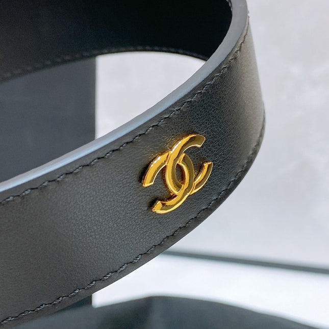 CC 30MM BELT IN BLACK SMOOTH CALFSKIN WHITE MIX BLACK METAL LOGO GOLD HARDWARE