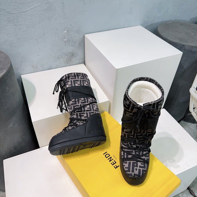 FF MOTIF MOON BOOTS IN CEDAR BROWN MONOGRAM POLYESTER AND RUBBER