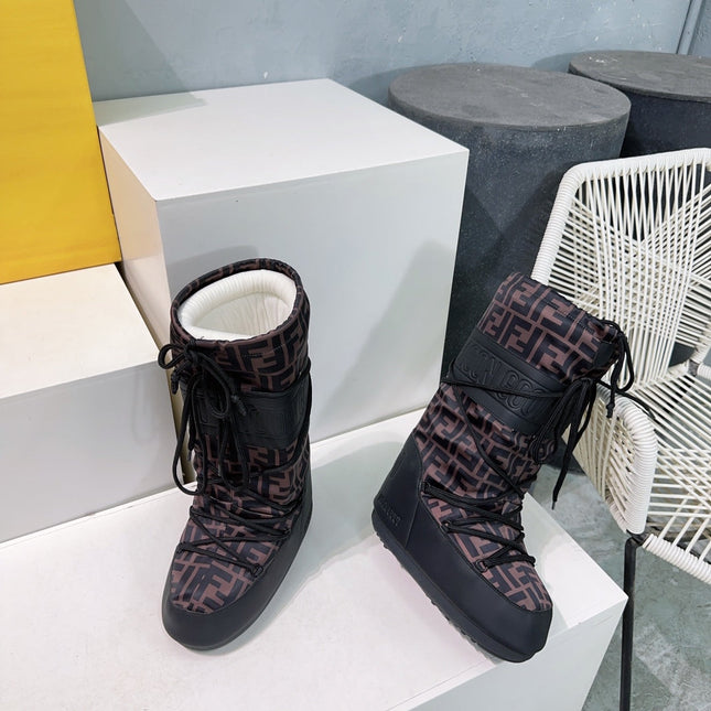FF MOTIF MOON BOOTS IN WALNUT BROWN MONOGRAM POLYESTER AND RUBBER