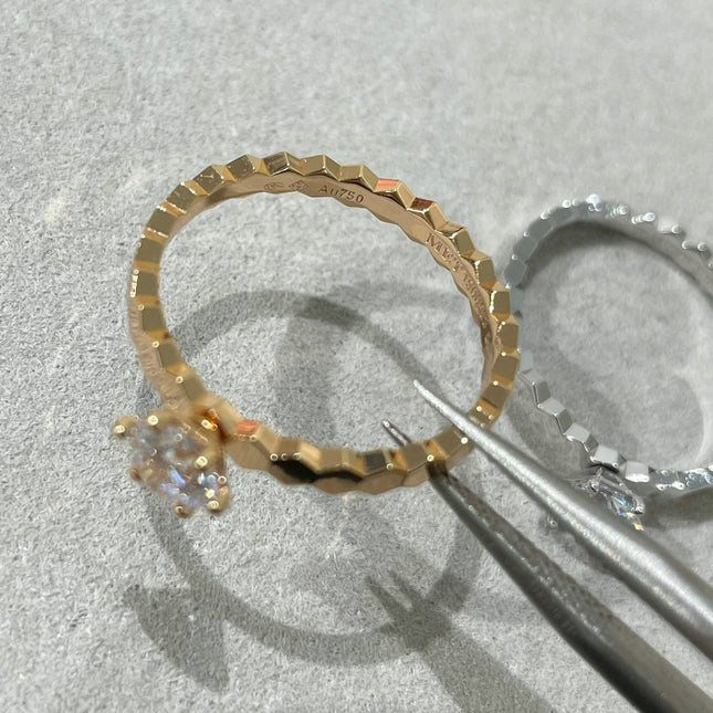 BEE LOVE SOLITAIRE 1 DIAMOND RING