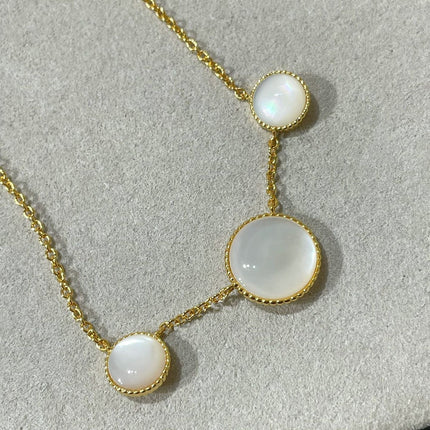ROSE DES VENTS 3 MOTIF GOLD MOP NECKLACE