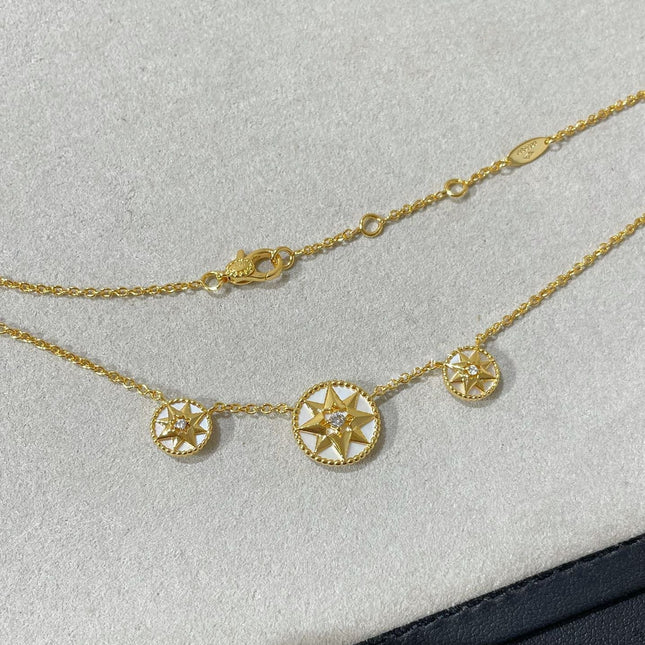 ROSE DES VENTS 3 MOTIF GOLD MOP NECKLACE