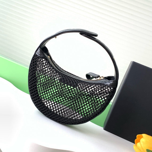 CC 25S POUCH IN BLACK LAMBSKIN WITH MESH GOLD HARDWARE