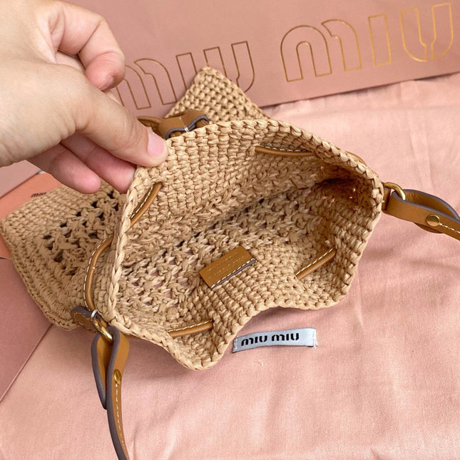 WOVEN BAG 23 IN NATURAL RAFFIA