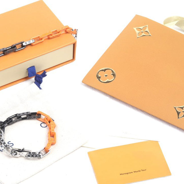 MONOGRAM CHAIN BRACELET