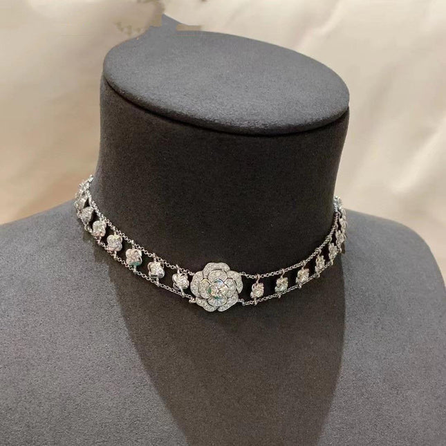 BOUTON CAMELIA NECKLACE SILVER DIAMOND