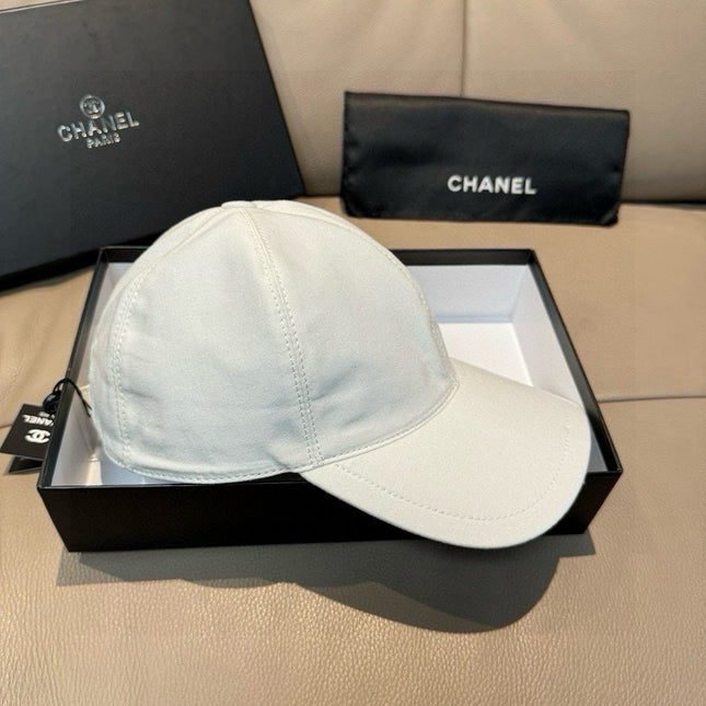 WHITE BASEBALL CAP WITH PINK LOGO IN COTTON 672798