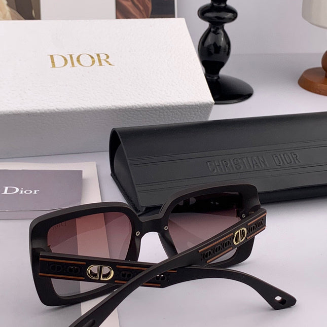 MONTAIGNE SUNGLASS CD1228 IN ACETATE EMBOSSED LOGO