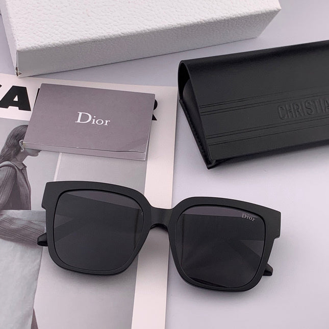 MONTAIGNE SUNGLASS D8304 IN ACETATE