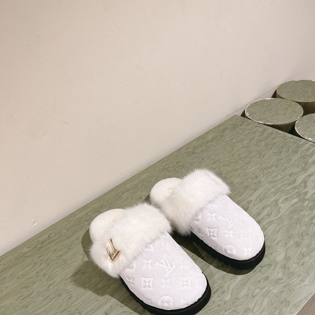 COSY FLAT COMFORT CLOG IN WHITE MONOGRAM LAMB WOOL AND MINK FUR